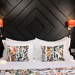 Des Arts Montmartre Otel