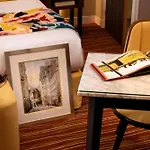 Des Arts Montmartre Otel