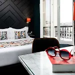 Des Arts Montmartre Otel