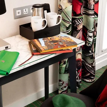 Des Arts Montmartre Hotell 4*