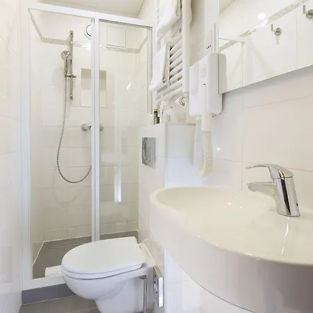 Des Arts Montmartre Hotell 4*