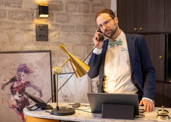 Des Arts Montmartre 4*