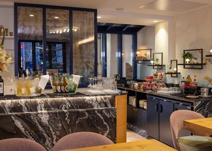 Hotel Des Arts Montmartre Parigi