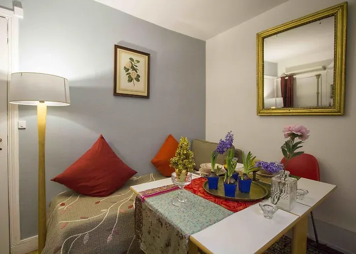 Des Arts Montmartre 4*