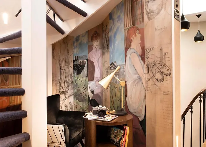 Des Arts Montmartre Hotel 4*