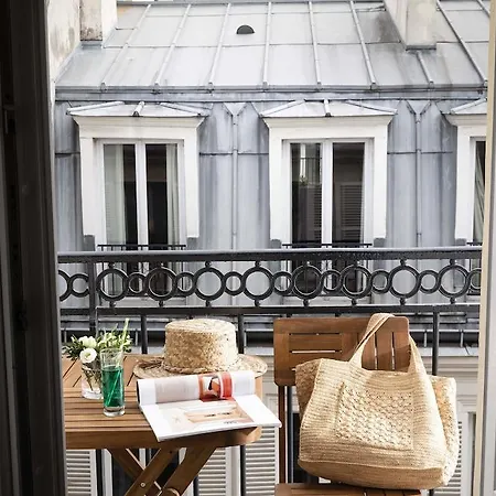 Des Arts Montmartre Paris