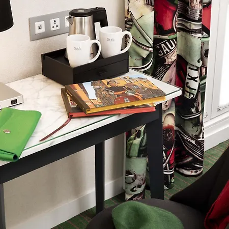 Des Arts Montmartre Hotell 4*