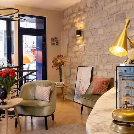 Des Arts Montmartre Hotell 4*