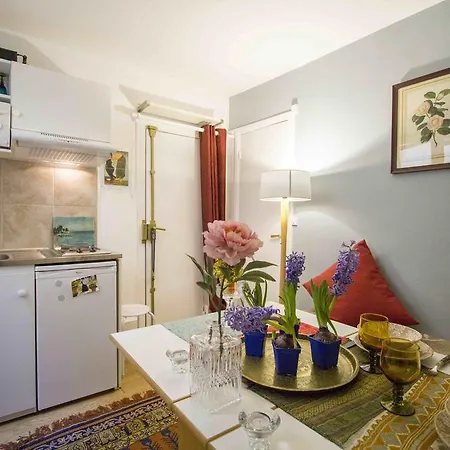 Des Arts Montmartre Paris