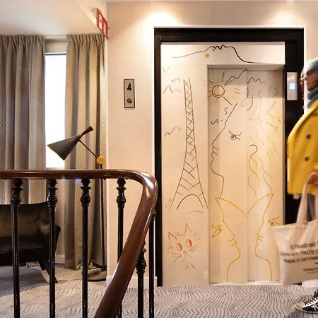 Des Arts Montmartre 4*